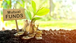 న్యూ ఇయర్ సూపర్ ప్లాన్.. రోజూకు రూ.10 సేవ్ చేస్తే చాలు, త్వరలో కోటీశ్వరులు అవ్వొచ్చు!!