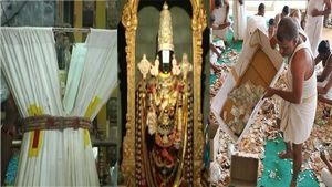 తిరుపతి హుండీ రికార్డ్.. రెండిళ్లకు మించి ఆదాయం.. వెయ్యి కిలోల బంగారం..