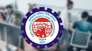 కోట్లాది మంది EPFO సభ్యులకు చేదువార్త! ఈసారి వడ్డీపై కోత పడే ఛాన్స్.. 