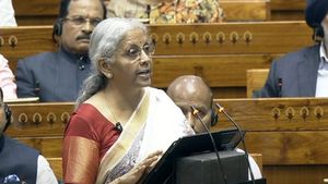 పార్లమెంట్ ముందు బడ్జెట్.. పేపర్‌లెస్ రూపం ప్రవేశపెడుతున్న నిర్మలమ్మ... మొదలైన ప్రసంగం.. 