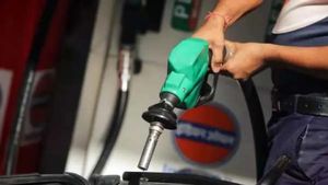  పెట్రోల్ సవక, సవక.. ఇండియా కంటే ఈ దేశాల్లో ఇంధన చెక చీపు.. నీళ్ల కంటే..