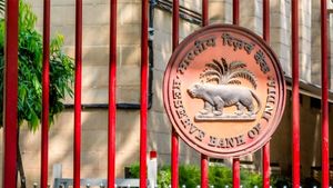 RBI News: రుణగ్రహీతలకు ఆర్బీఐ గుడ్‌న్యూస్.. బ్యాంకుల అడ్డగోలు ఛార్జీలకు చెక్.. 
