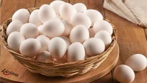 ఒక గుడ్డుకి రూ.50! మార్కెట్ని అల్లడిస్తున్న రేట్లు.. ఇక్కడైతే అర డజన్ కోనోచ్చు.. 