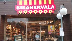 ఒకప్పుడు బకెట్లలో అమ్ముతూ, ఇప్పుడు ఇతర దేశాల్లో కూడా.. బికనీర్వాల సక్సెస్ కారణం ఆ ఇద్దరే..  