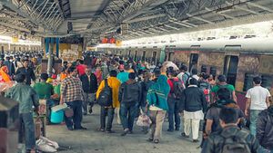 ఇప్పుడు రైల్వే స్టేషన్‌లో జనాలు  ఉండరు! ఈ స్టేషన్లలో ప్రత్యేక సన్నాహాలు.. 