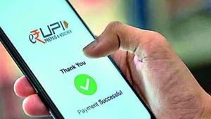 UPI News: యూపీఐ-రూపే చెల్లింపులపై కొత్త ఛార్జీలు.. ఎవరి జోబుకు చిల్లు పడనుంది..?