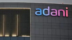చరిత్ర సృష్టించిన అదానీ గ్రూప్: 2025లో రూ.90వేల కోట్ల రికార్డ్ ఆదాయం !