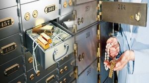 బ్యాంక్ లాకర్ రూల్స్: డెడ్‌లైన్ మిస్ అయితే మీ లాకర్ సీజ్ అవుతుందా ? ఆర్‌బీఐ హెచ్చరిక.. 