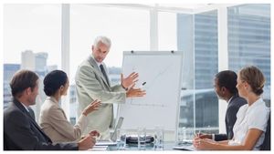 డేంజర్ జోన్ లో 40 ఏళ్ళ వయసు గల ఉద్యోగులు.. జీతాలు పెంచలేక షాకిస్తున్న కంపెనీలు..