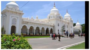 ప్రపంచంలోని టాప్ కంపెనీలకు సీఈఓలు..అందరూ చదివింది మన హైదరాబాద్ స్కూల్లోనే.. 