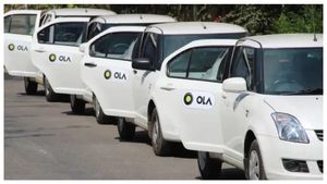 ప్రయాణికులకు బిగ్ షాక్.. రైడ్ ఛార్జీలు 200 శాతం పెంచనున్న ఓలా, ఉబెర్ కంపెనీలు..కారణం ఏంటంటే