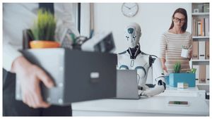 మైక్రోసాప్ట్ మేనేజర్ కన్నీటి కథ: 25 ఏళ్లుగా కంపెనీ కోసం పనిచేస్తుంటే ఒక్క క్షణంలో బయటకు తరిమేసింది