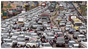 బెంగళూరులో కారు కన్నా కాలినడకే బెటర్.. ట్రాఫిక్‌పై నెటిజన్ల సెటైర్లు వింటే నవ్వి నవ్వి పోతారు..