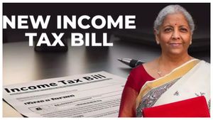 రూ. 12 లక్షల ఆదాయానికి పన్ను కట్టనవసరం లేదా... కేంద్రం క్లారిటీ ఇదిగో