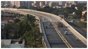 హైవే పక్కన ప్లాట్ కొనుగోలు చేయాలనుకుంటున్నారా? అయితే ముందు ఈ విషయాలు మాత్రం మిస్ అవ్వోదు