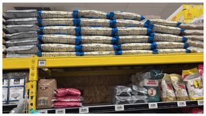 అమెరికాలో భారతీయుల కోసం భారమైన ట్రంప్ టారిఫ్, సోనా మసూరి బియ్యం ఇంకా చౌకగా ఉండదా?