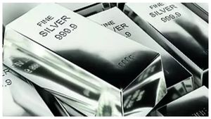 వెండి ధరలు ఆకాశాన్ని తాకుతున్నాయి… మీరు మిస్సవకుండా ఈ 5 ట్రిక్స్ తో పెట్టుబడి పెట్టొచ్చు