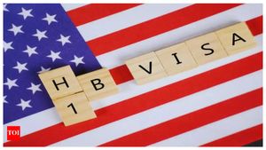 H-1B కొత్త షాక్! భారతీయులకు అమెరికా డోర్స్ క్లోజ్ అంటున్న ట్రంప్