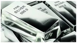 వెండి ధరలు రాకెట్ స్పీడ్‌లో... ఇప్పుడు పెట్టుబడి పెడితే గోల్డెన్ ఛాన్స్!