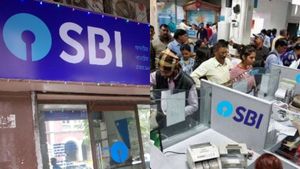 కర్ణాటకలో SBI బ్యాంకుని ఊడ్చిపడేసిన దొంగలు.. రూ. 21 కోట్ల విలువైన బంగారం, నగదుతో పరార్