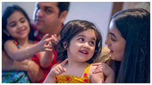 ఈ 8 ఆర్థిక అలవాట్లు తప్పక పాటిస్తే… మీ పిల్లల ఫ్యూచర్ సేఫ్