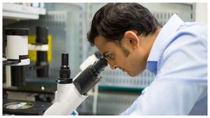 విదేశాల్లో ఉన్న భారత శాస్త్రవేత్తలను భారత్‌కి ఆకర్షించనున్న కేంద్ర ప్రభుత్వం... పరిశోధన రంగంలో భారత్ ఇంకా తగ్గ