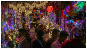 GST తగ్గింపులకి  దీపావళి షాపింగ్‌లో ఏది రికార్డు స్థాయి షాపింగ్ జరిగాయో తెలుసా?