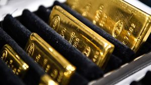 బంగారాన్ని అమ్మేసుకుంటున్న రష్యా? కారణం ఇదేనా?