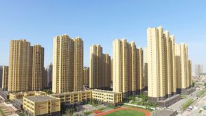 real estate: హైదరాబాద్, బెంగళూరు కాదు.. ఈ నగరమే రియల్ ఎస్టేట్‌లో టాప్!