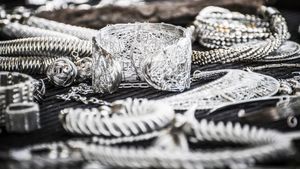 సామాన్యులకు గుడ్ న్యూస్! ఇకపై వెండి తాకట్టు పెట్టి లోన్ తీసుకోవచ్చు! ఎలాగంటే..