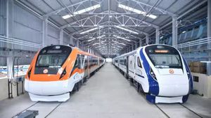 అదిరిపోయే అప్‌డేట్: ఫస్ట్ వందే భారత్ స్లీపర్ రైలు ఆ రూట్లోనే! ఏసీ 3-టైర్, 2-టైర్ ధరలు ఇవే!