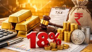 బంగారం, వెండి అమ్మే ముందు కాస్త ఆగండి.. ఎగ్జిట్ టైమింగ్ తెలుసుకోకుంటే పన్ను బాదుడు తప్పదు..