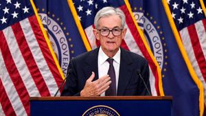 వడ్డీరేట్లను యథాతథంగా ఉంచిన యూఎస్‌ ఫెడ్‌.. ద్రవ్యోల్బణం పూర్తిగా నియంత్రణలోకి వచ్చే వరకు నో ఛాన్స్..