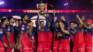RCB ఫ్రాంచైజీ నుంచి తప్పుకున్న పూనావాలా..రేసులోకి వచ్చిన విప్రో అధినేత అజీమ్ ప్రేమ్‌జీ..