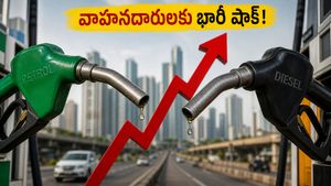 వాహనదారులకు భారీ షాక్: అర్ధరాత్రి నుంచి పెరిగిన పెట్రోల్, డీజిల్ ధరలు - మీ జేబుకు ఎంత చిల్లు?