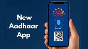 Aadhaar App: కొత్త ఆధార్ యాప్ డౌన్ లోడ్ చేసుకున్నారా.. లేకుంటే వెంటనే చేసుకోండి..!