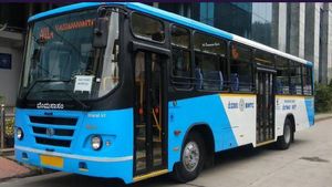 BMTC: బెంగళూరు వాసులకు షాక్.. భారీగా పెరగనున్న బస్సు ఛార్జీలు..!