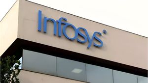 Infosys: తమ సంస్థలో పని చేసిన  డ్రైవర్లు, సహాయ సిబ్బందిని కోటీశ్వరులను చేసిన ఇన్ఫోసిస్..!