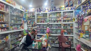 PMBJP: రూ.2 లక్షల సాయంతో మెడికల్ షాప్.. అమ్మకాలపై 20 శాతం కమీషన్..