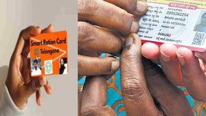 Smart Ration Cards: ప్రజలకు గుడ్ న్యూస్.. ఆగస్ట్ 15న స్మార్ట్ రేషన్ కార్డుల పంపిణీ..