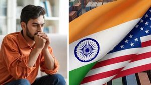 America: అమెరికాలో దారుణంగా భారతీయుల పరిస్థితి.. రాత్రికి రాత్రే ఇండియాకు వస్తున్నారు..!