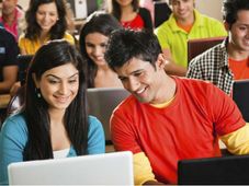 ಕಾಲೇಜ್ ವಿದ್ಯಾರ್ಥಿಗಳಿಗೆ 8 ಅತ್ಯುತ್ತಮ ಪಾರ್ಟ್ ಟೈಮ್ ಉದ್ಯೋಗಗಳು