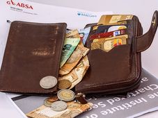 ಪರ್ಸ್/ಜೇಬಿನಲ್ಲಿ ಈ ವಸ್ತುಗಳನ್ನಿಟ್ಟರೆ ಹಣಕಾಸು ನಷ್ಟ ಗ್ಯಾರಂಟಿ