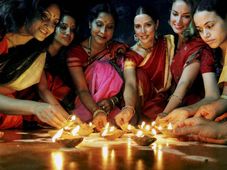 ಕಡಿಮೆ ಖರ್ಚಿನಲ್ಲೇ ಅದ್ದೂರಿ ವೈಭವದ ದೀಪಾವಳಿ ಆಚರಣೆ ಮಾಡೋದು ಹೇಗೆ?