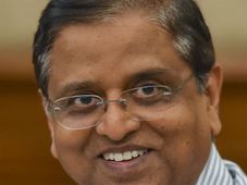 'ಕೇಂದ್ರದ ತೆರಿಗೆ ಸಂಗ್ರಹ ಗುರಿಗಿಂತ  2.5 ಲಕ್ಷ ಕೋಟಿ ಕಡಿಮೆ ಆಗಬಹುದು'
