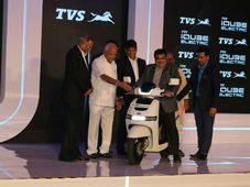 TVS ಮೊದಲ ಎಲೆಕ್ಟ್ರಿಕ್ ಸ್ಕೂಟರ್ ಬಿಡುಗಡೆ