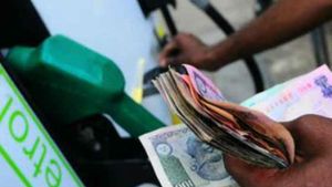 ರಾಜ್ಯ ಬಜೆಟ್‌ನಲ್ಲಿ ತೈಲದ ತೆರಿಗೆ ಹೆಚ್ಚಳ: ಪೆಟ್ರೋಲ್ ಲೀಟರ್‌ಗೆ 1.50 ರುಪಾಯಿ ಏರಿಕೆ