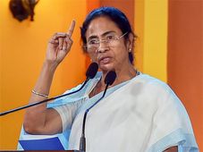 ವಲಸೆ ಕಾರ್ಮಿಕರಿಗೆ ತಲಾ 10 ಸಾವಿರ ರುಪಾಯಿ ನೀಡುವಂತೆ ಕೇಂದ್ರಕ್ಕೆ ಬೇಡಿಕೆ ಇಟ್ಟ ಮಮತಾ