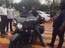 51 ಲಕ್ಷದ ಹಾರ್ಲೆ ಡೇವಿಡ್ಸನ್ ಬೈಕ್ ಮೇಲೆ ಸಿಜೆಐ ಬೋಬ್ಡೆ