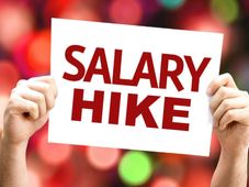  ಕೇಂದ್ರ ಸರ್ಕಾರಿ ನೌಕರರಿಗೆ ಸಿಹಿ ಸುದ್ದಿ: ಶೀಘ್ರವೇ ಸಂಬಳ ಹೆಚ್ಚಳ!